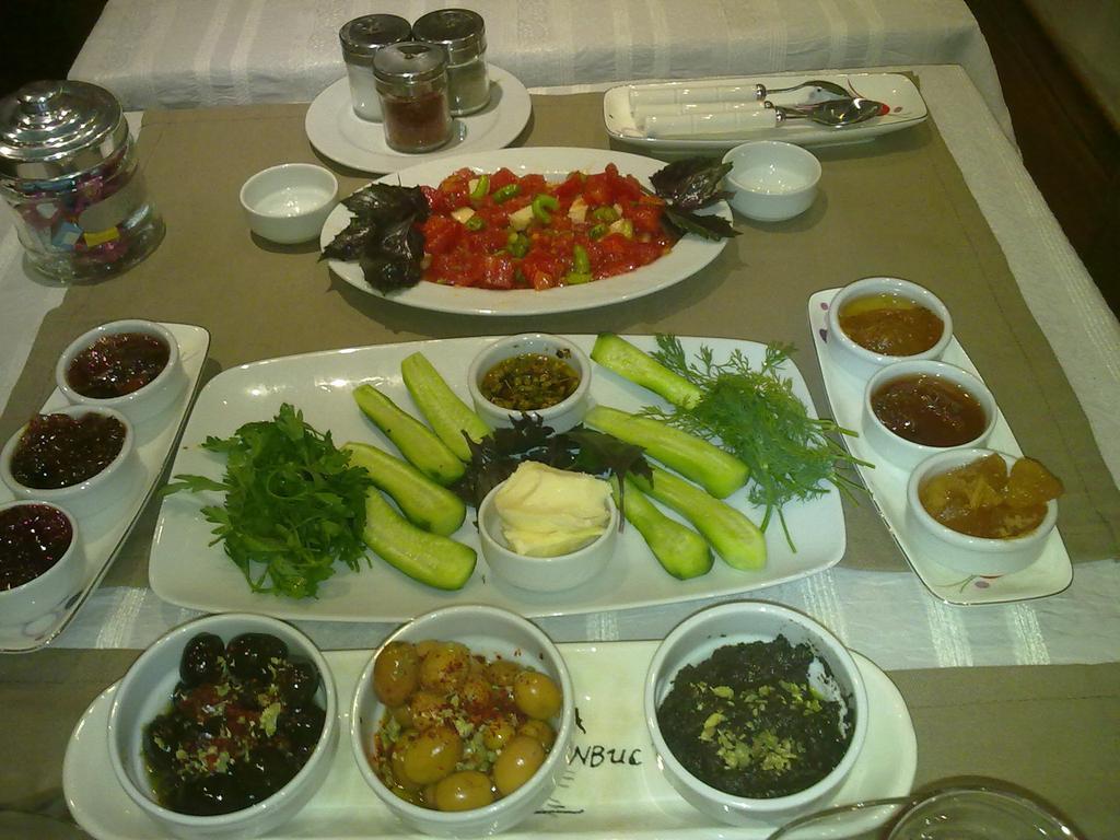 Papazin Konagi Hotel ไอวาลิค ภายนอก รูปภาพ